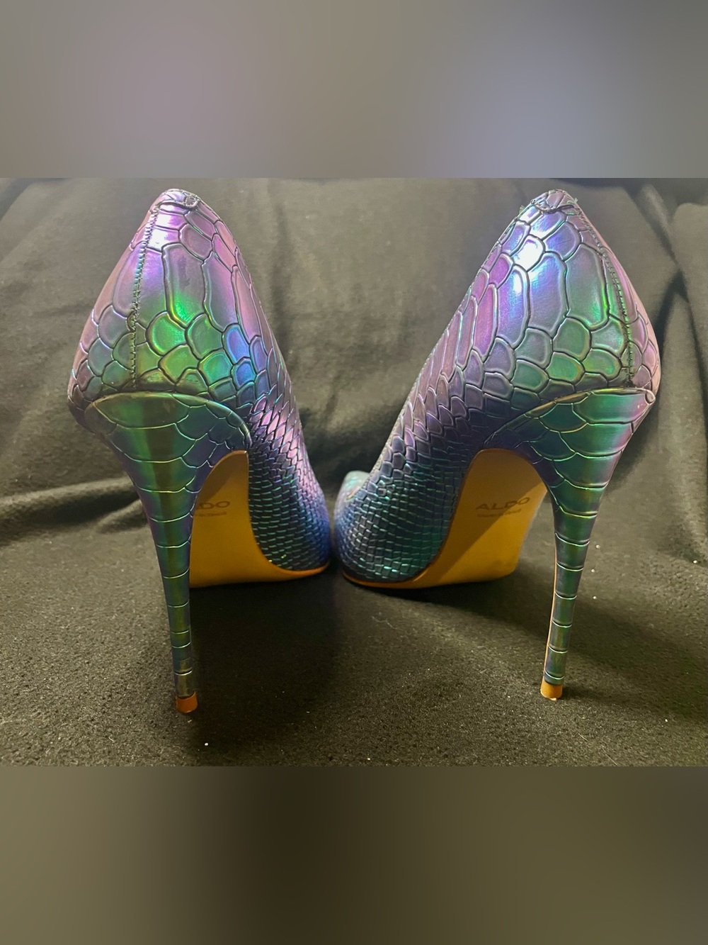 Aldo Iridescent Teal-to-Purple Mermaid Scale Pointed-Toe Heels - Picture 3 of 7